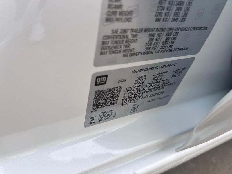 GMC Sierra 1500 Vehicle Full-screen Gallery Image 17