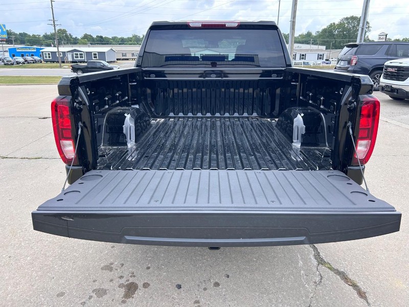 GMC Sierra 1500 Vehicle Full-screen Gallery Image 5