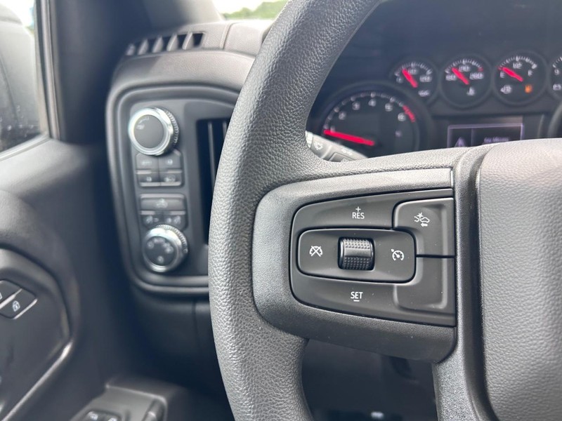 GMC Sierra 1500 Vehicle Full-screen Gallery Image 10