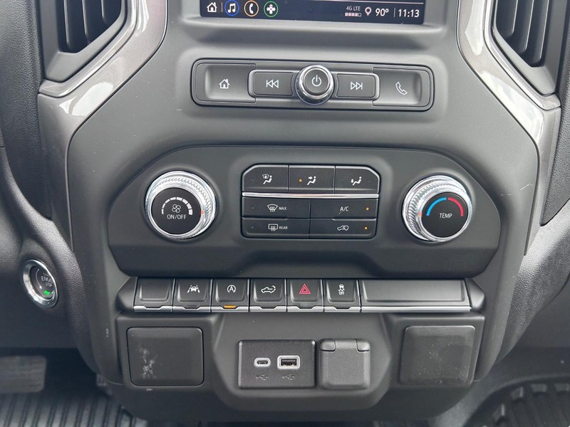 GMC Sierra 1500 Vehicle Full-screen Gallery Image 12