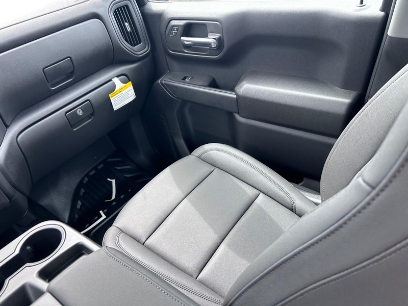 GMC Sierra 1500 Vehicle Full-screen Gallery Image 13