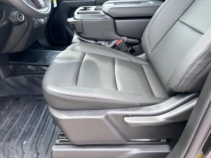 GMC Sierra 1500 Vehicle Full-screen Gallery Image 15