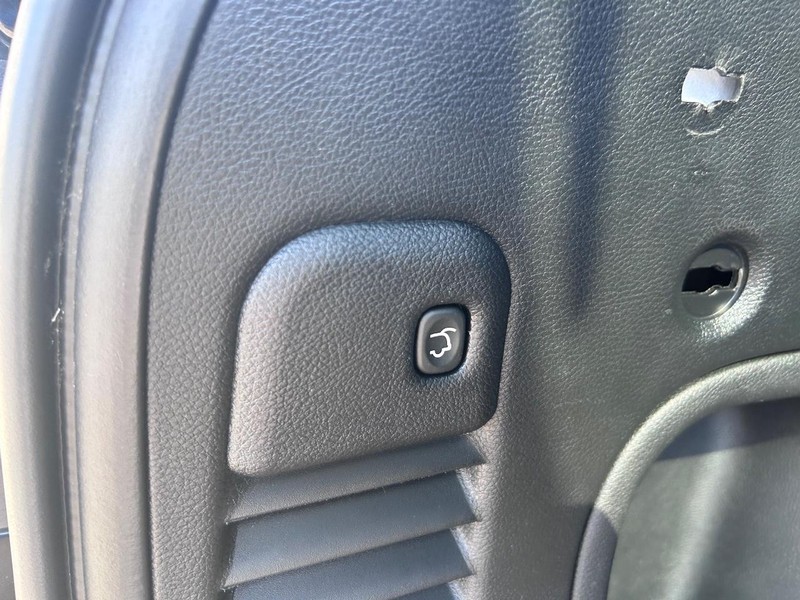 Jeep Grand Cherokee Vehicle Full-screen Gallery Image 6