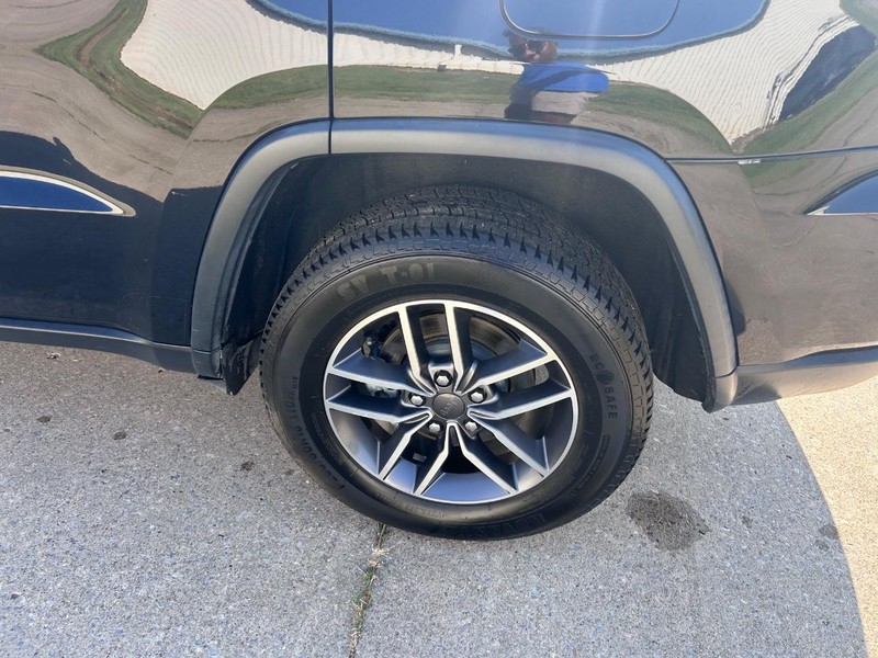 Jeep Grand Cherokee Vehicle Full-screen Gallery Image 7