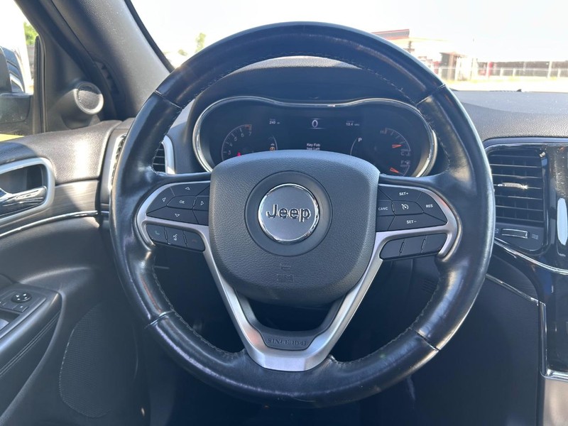 Jeep Grand Cherokee Vehicle Full-screen Gallery Image 11