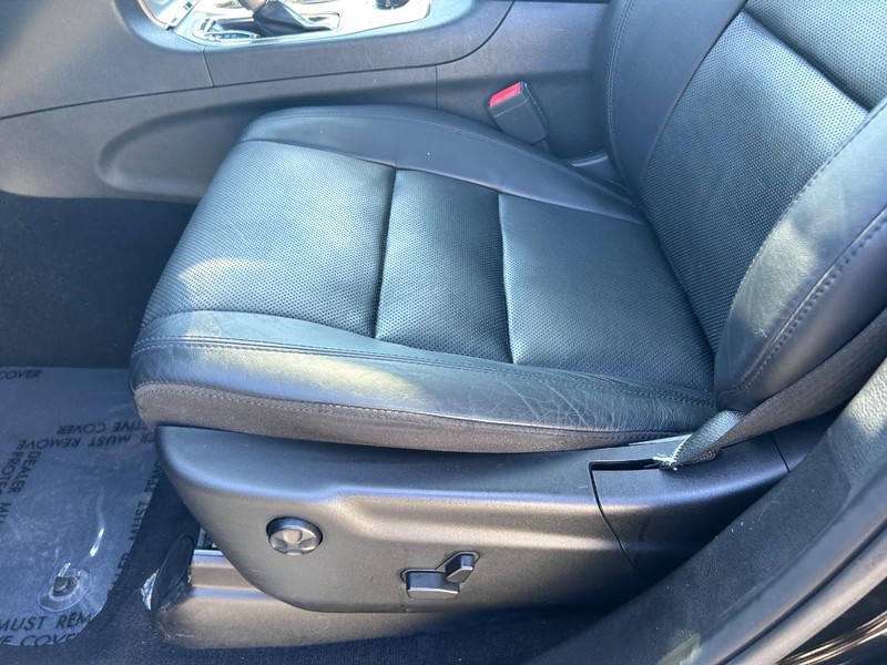 Jeep Grand Cherokee Vehicle Full-screen Gallery Image 20