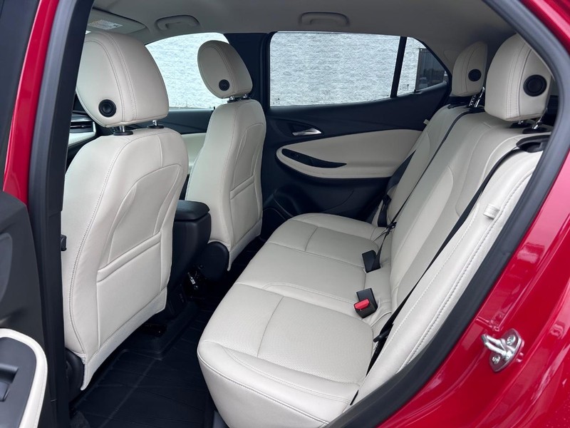 Buick Encore GX Vehicle Full-screen Gallery Image 7