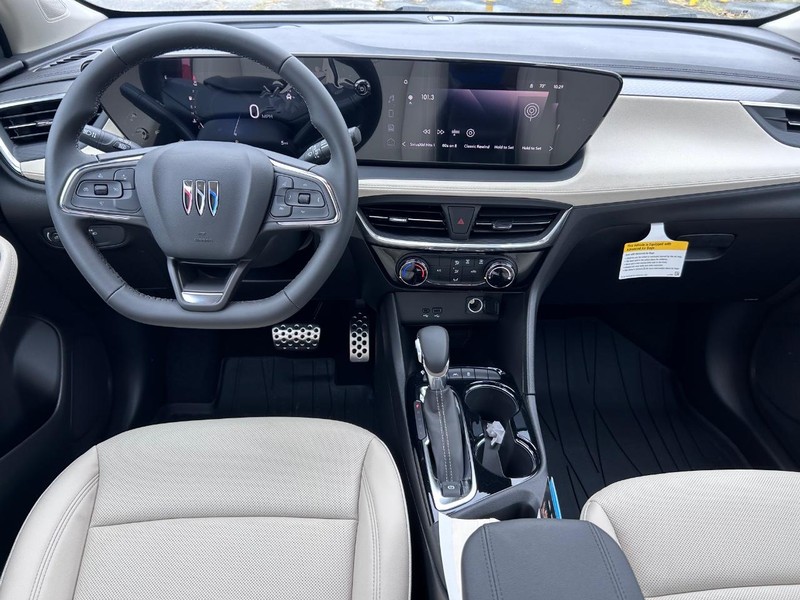 Buick Encore GX Vehicle Full-screen Gallery Image 8