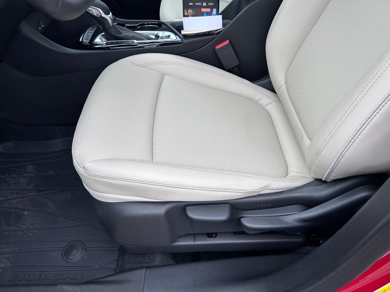 Buick Encore GX Vehicle Full-screen Gallery Image 18