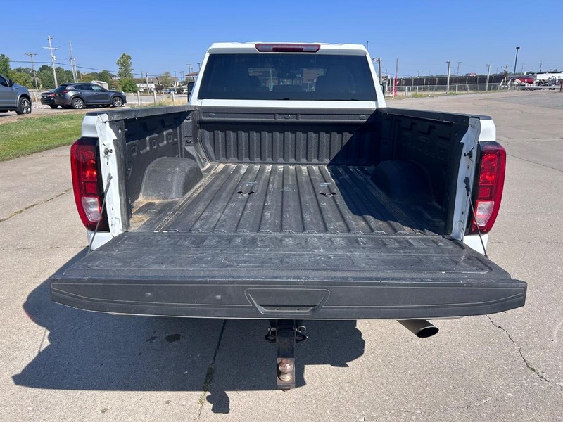 GMC Sierra 2500HD Vehicle Full-screen Gallery Image 5