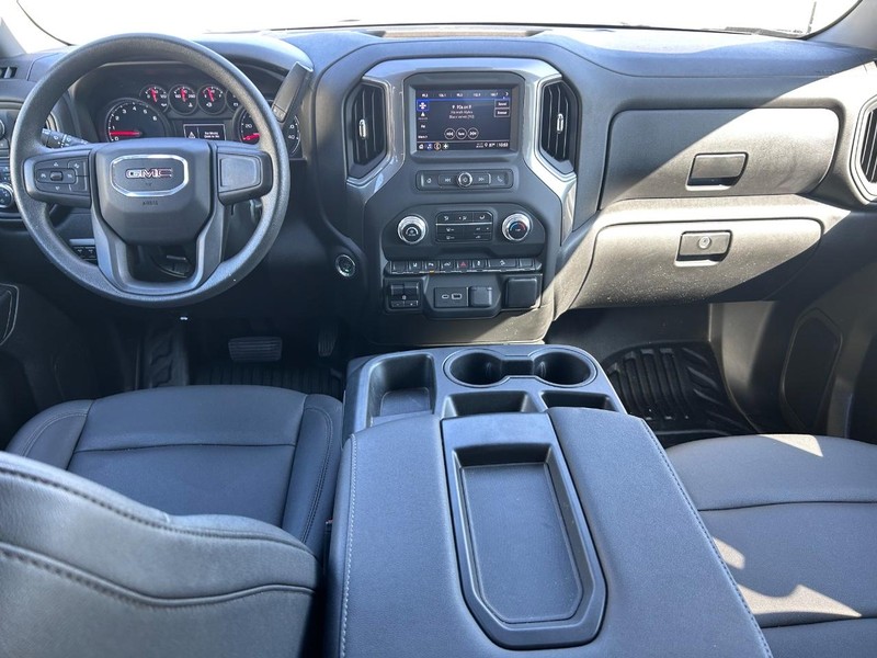 GMC Sierra 2500HD Vehicle Full-screen Gallery Image 8