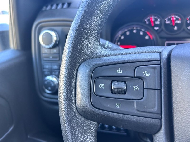 GMC Sierra 2500HD Vehicle Full-screen Gallery Image 10