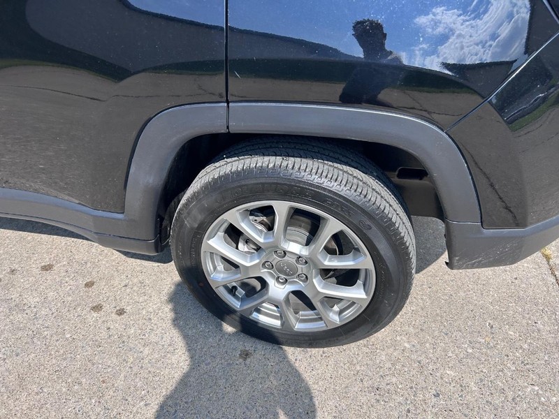 Jeep Compass Vehicle Full-screen Gallery Image 6