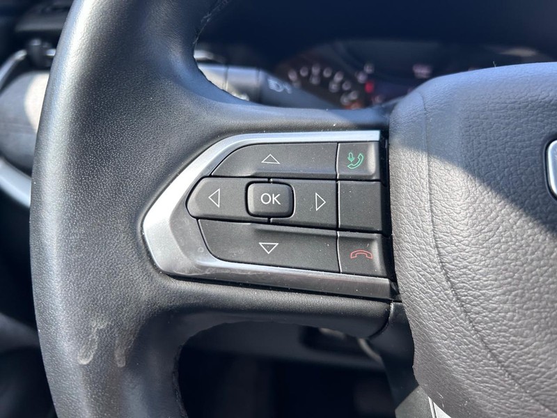 Jeep Compass Vehicle Full-screen Gallery Image 10