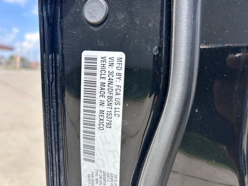 Jeep Compass Vehicle Full-screen Gallery Image 20