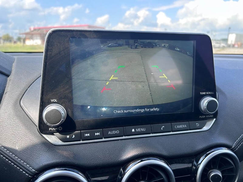 Nissan Sentra Vehicle Full-screen Gallery Image 20