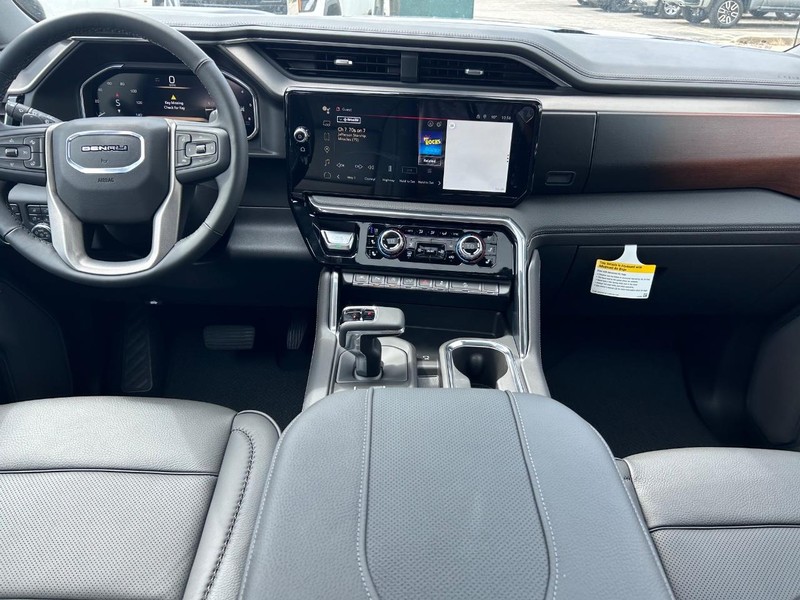 GMC Sierra 1500 Vehicle Full-screen Gallery Image 9