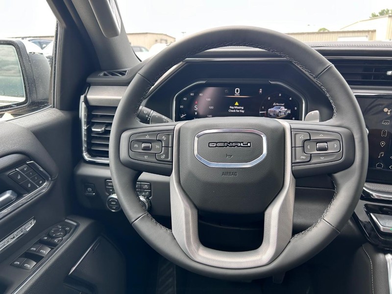 GMC Sierra 1500 Vehicle Full-screen Gallery Image 10