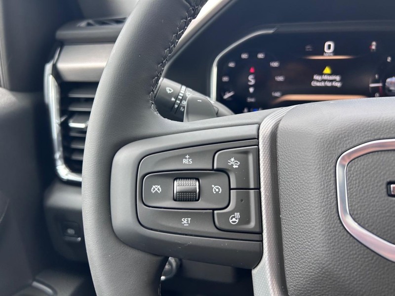 GMC Sierra 1500 Vehicle Full-screen Gallery Image 11