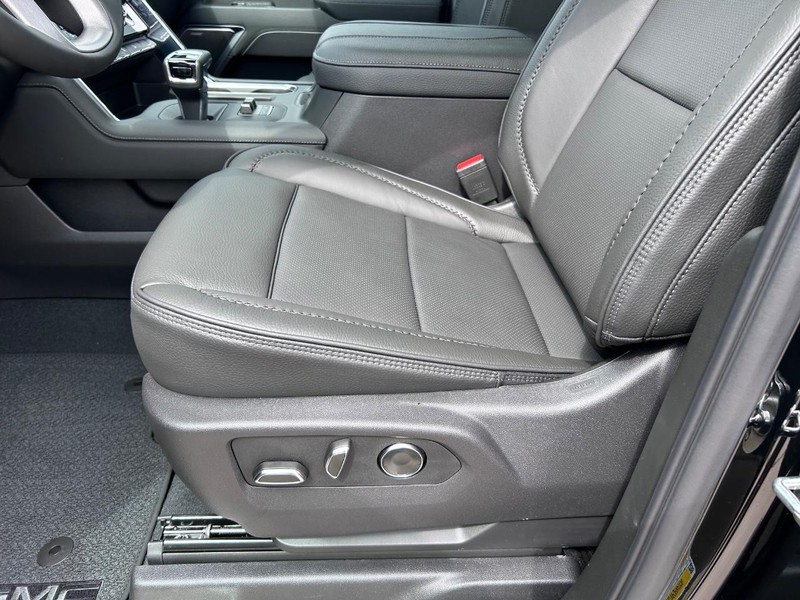 GMC Sierra 1500 Vehicle Full-screen Gallery Image 19