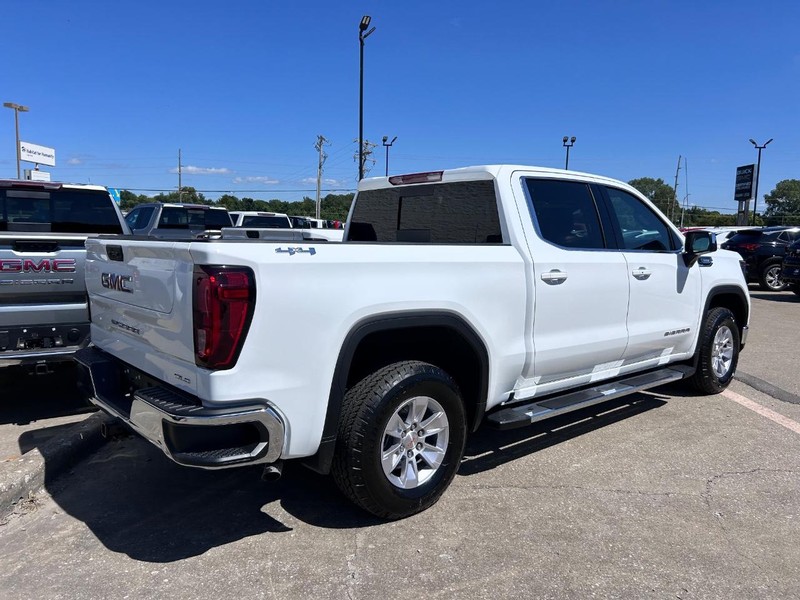 GMC Sierra 1500 Vehicle Full-screen Gallery Image 3