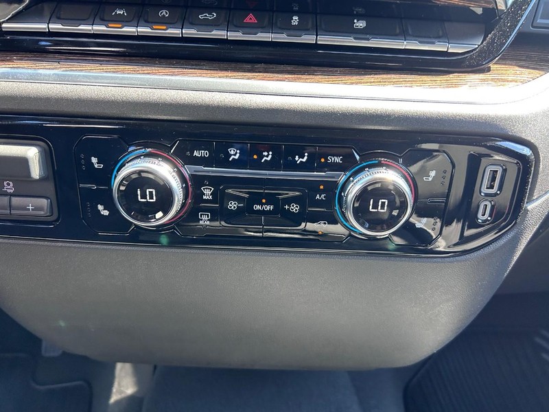 GMC Sierra 1500 Vehicle Full-screen Gallery Image 13