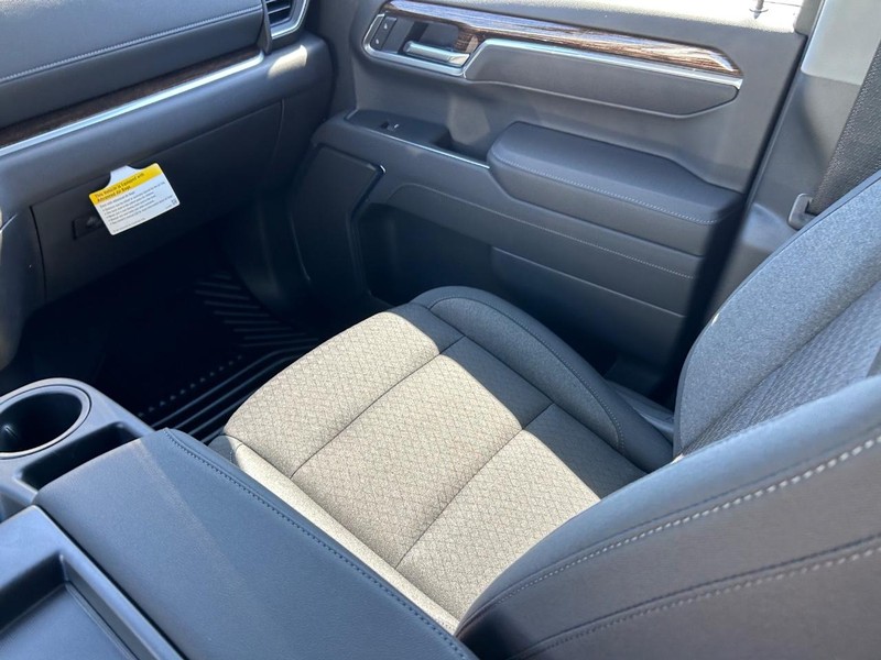 GMC Sierra 1500 Vehicle Full-screen Gallery Image 14