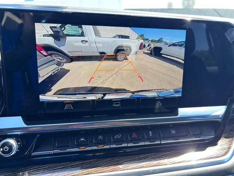 GMC Sierra 1500 Vehicle Full-screen Gallery Image 18