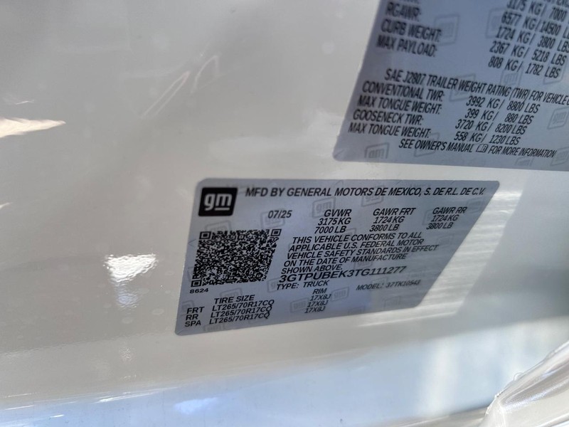 GMC Sierra 1500 Vehicle Full-screen Gallery Image 19