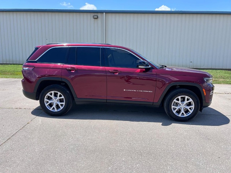 Jeep Grand Cherokee Vehicle Full-screen Gallery Image 2