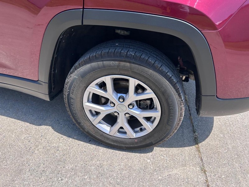 Jeep Grand Cherokee Vehicle Full-screen Gallery Image 7