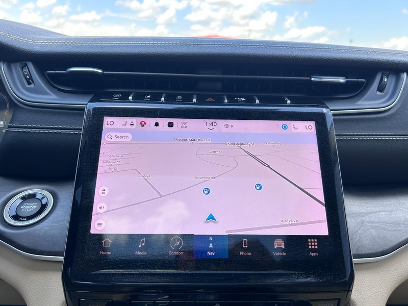 Jeep Grand Cherokee Vehicle Full-screen Gallery Image 14