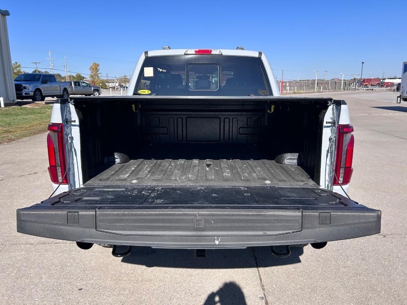 Ford F-150 Vehicle Full-screen Gallery Image 5