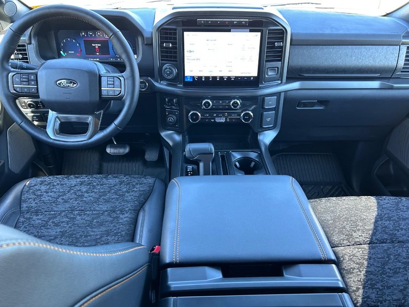 Ford F-150 Vehicle Full-screen Gallery Image 8