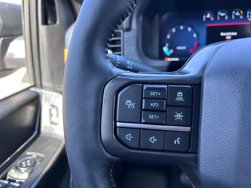 Ford F-150 Vehicle Full-screen Gallery Image 10