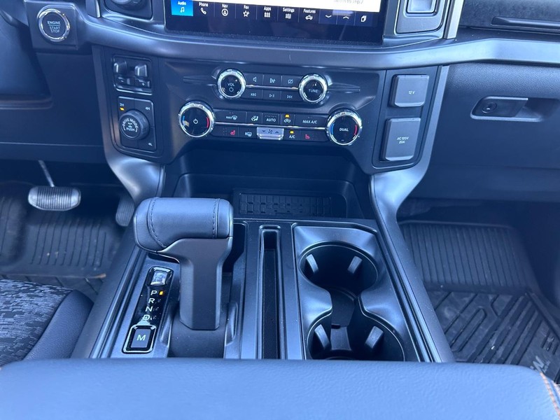 Ford F-150 Vehicle Full-screen Gallery Image 14