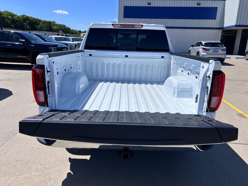 GMC Sierra 1500 Vehicle Full-screen Gallery Image 5