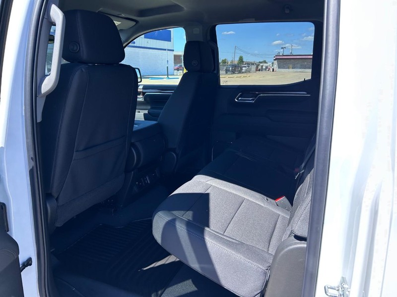 GMC Sierra 1500 Vehicle Full-screen Gallery Image 7