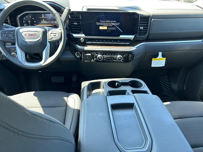 GMC Sierra 1500 Vehicle Full-screen Gallery Image 8