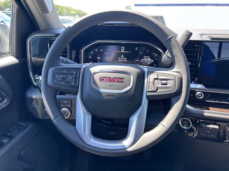 GMC Sierra 1500 Vehicle Full-screen Gallery Image 9