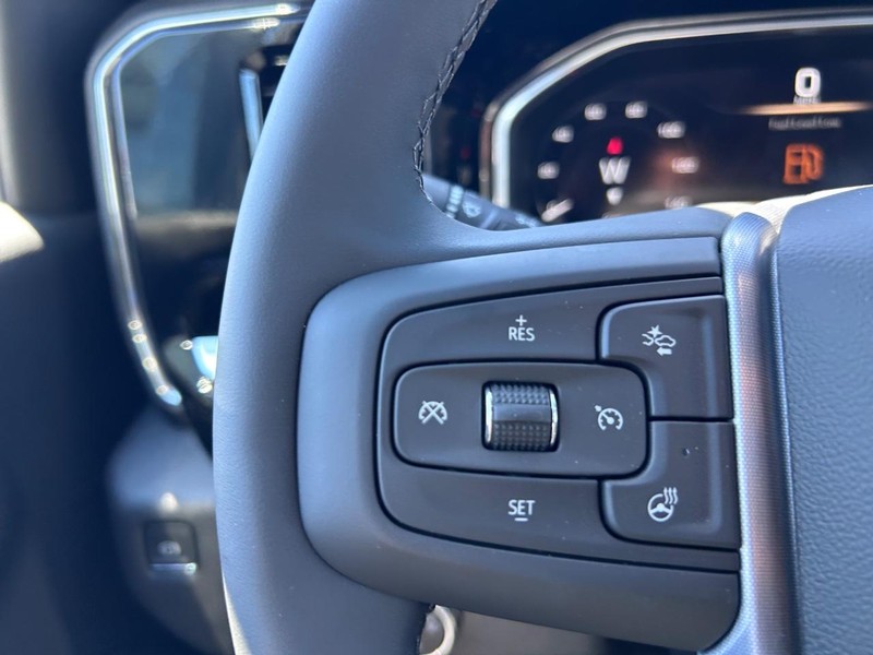 GMC Sierra 1500 Vehicle Full-screen Gallery Image 10