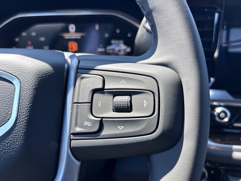 GMC Sierra 1500 Vehicle Full-screen Gallery Image 11