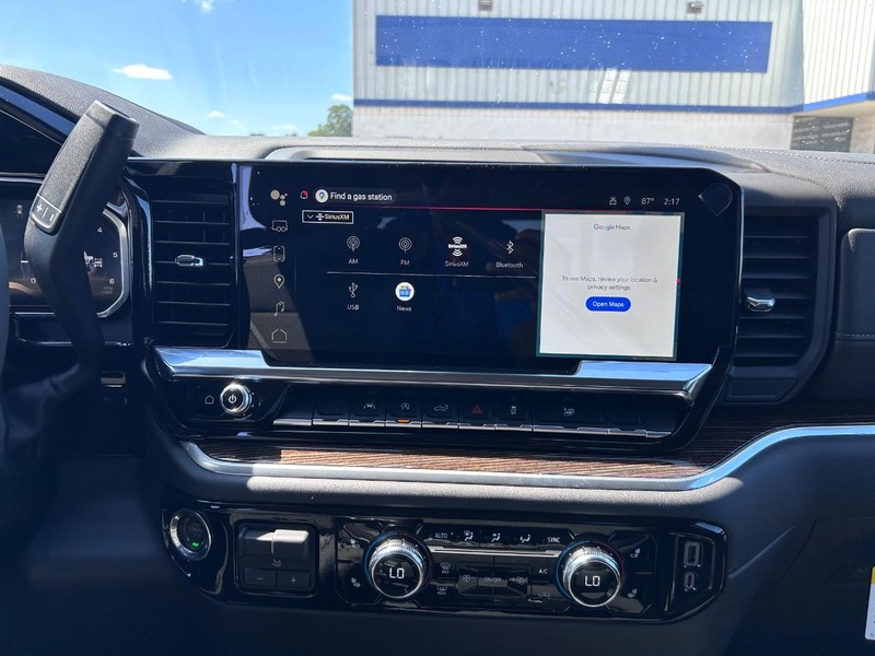 GMC Sierra 1500 Vehicle Full-screen Gallery Image 12