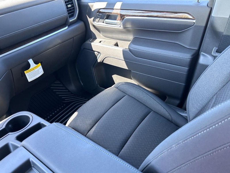 GMC Sierra 1500 Vehicle Full-screen Gallery Image 14