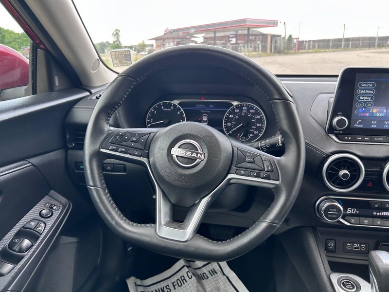 Nissan Sentra Vehicle Full-screen Gallery Image 9