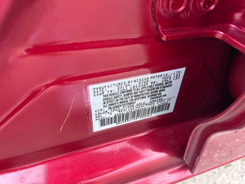 Nissan Sentra Vehicle Full-screen Gallery Image 20