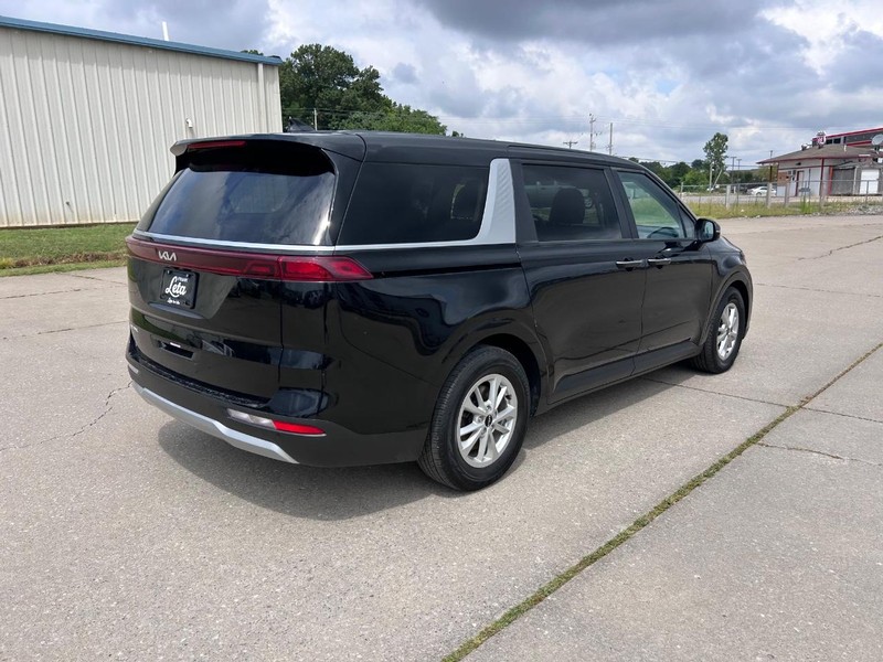 Kia Carnival Vehicle Full-screen Gallery Image 3