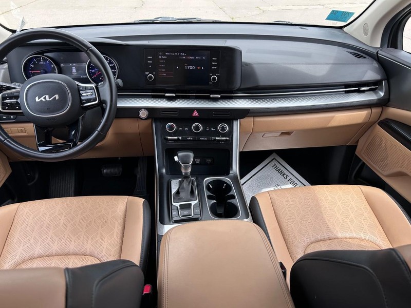 Kia Carnival Vehicle Full-screen Gallery Image 10