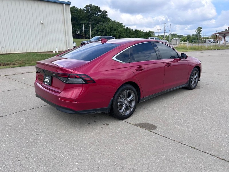 Honda Accord Sedan Vehicle Full-screen Gallery Image 3