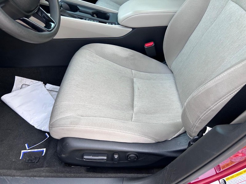 Honda Accord Sedan Vehicle Full-screen Gallery Image 18